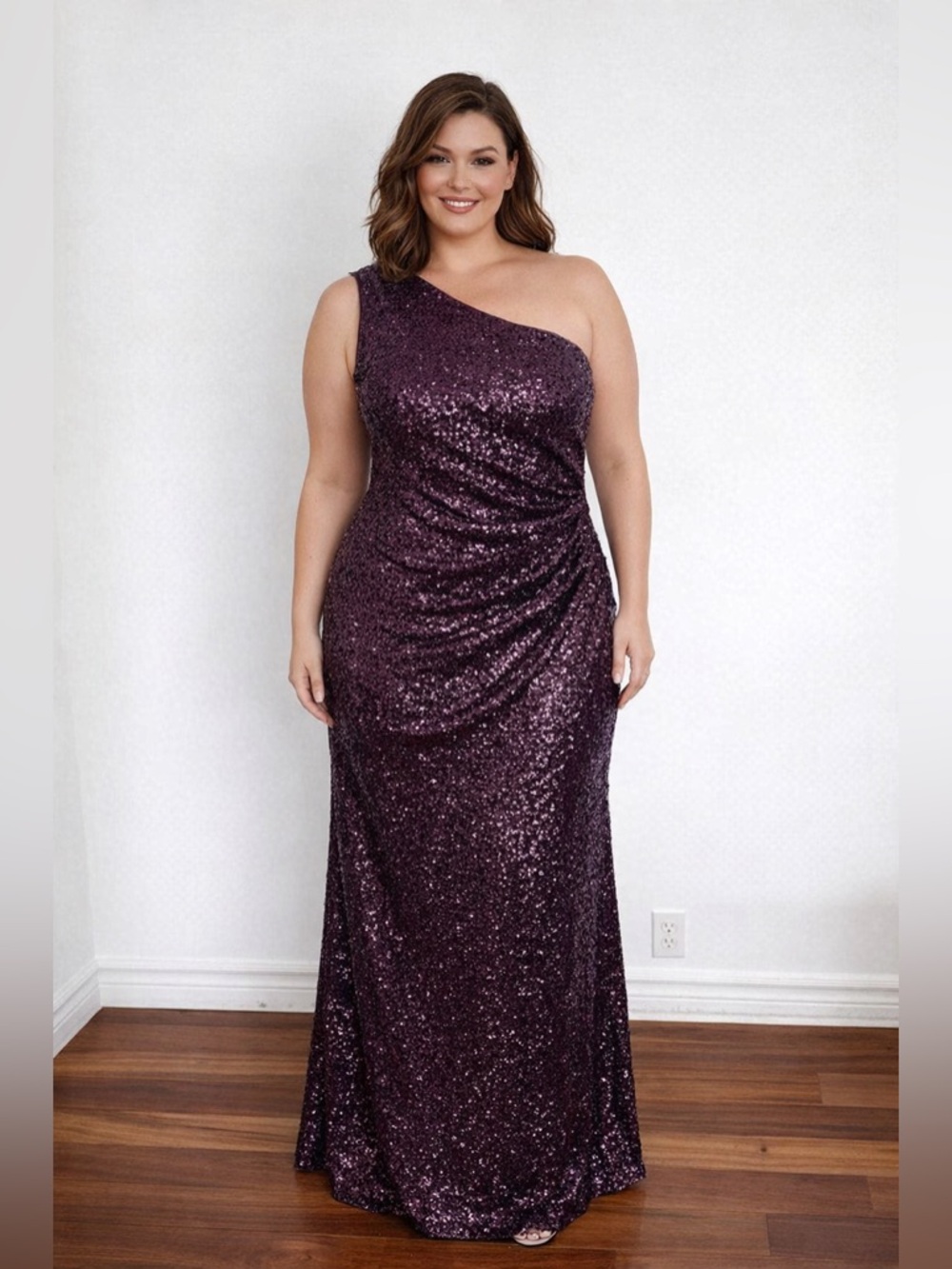 VINCE CAMUTO - one shoulder sequin gown. Size 14. Fits 12 & 14 - Picture 2 of 13